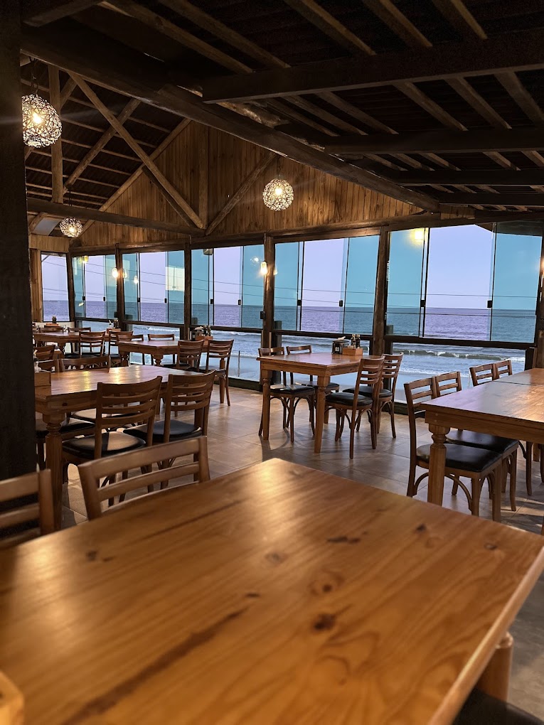 restaurante pelicano itapoá